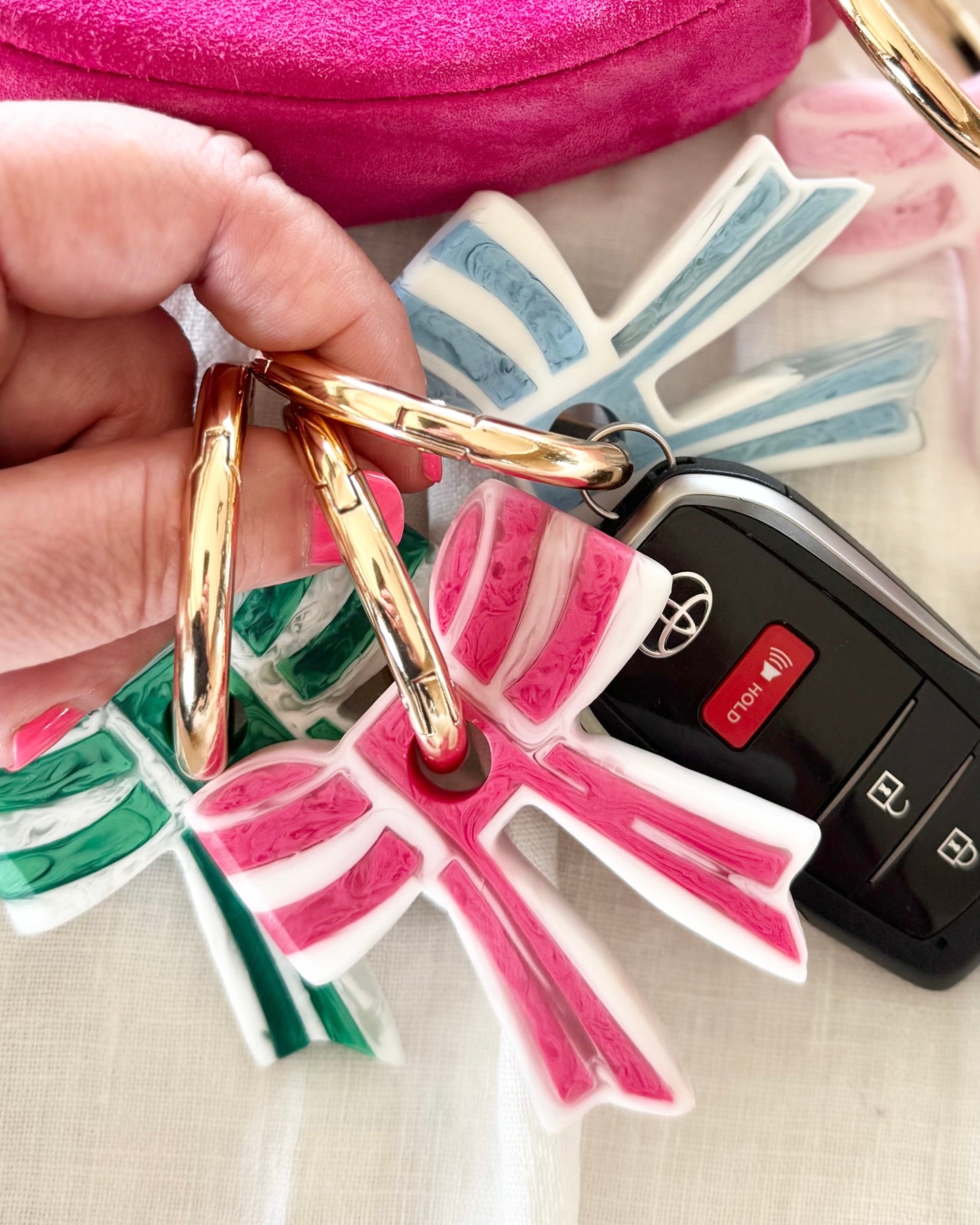 Bow Resin Keyring (Emerald)