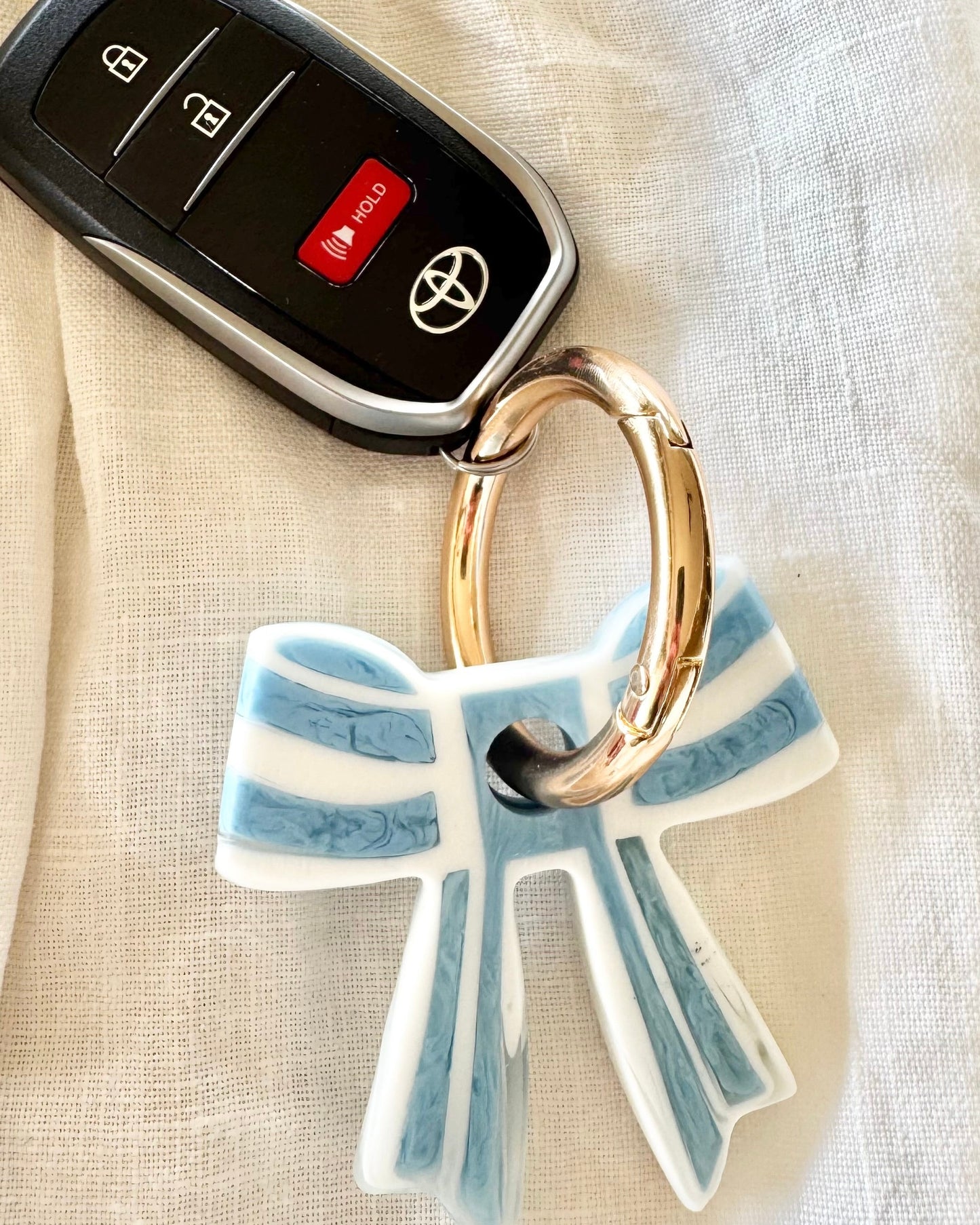 Bow Resin Keyring (Blue)