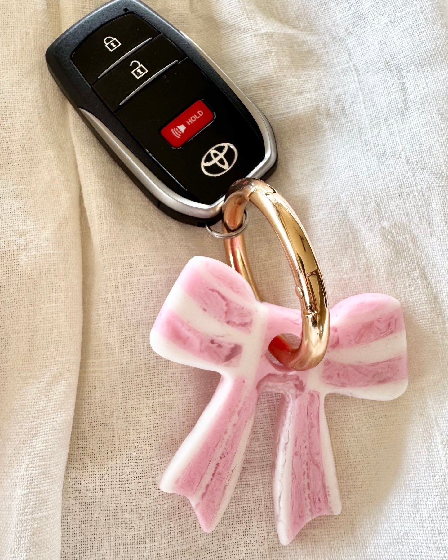 Bow Resin Keyring (Pale Pink)