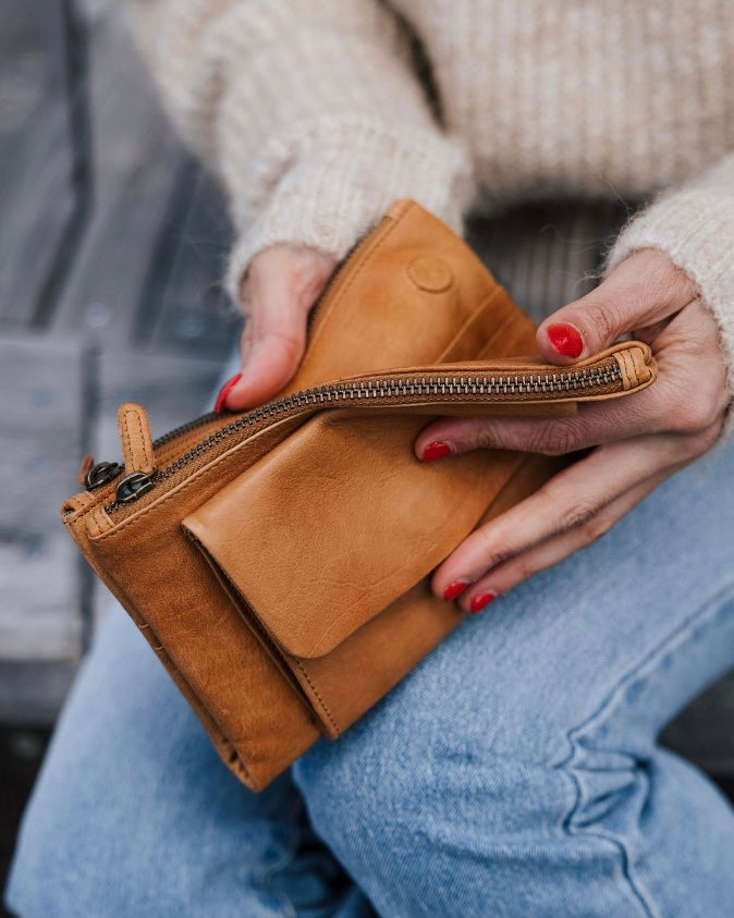 Frankie Wallet (Tan)