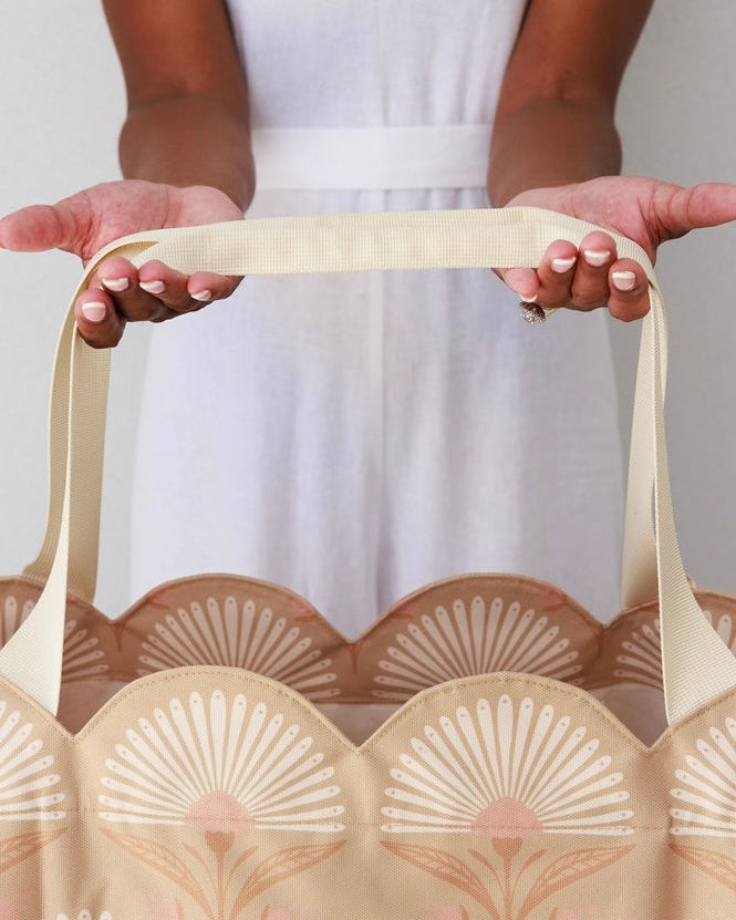 Scalloped Edge Beach Bag (Rosebud Tan)