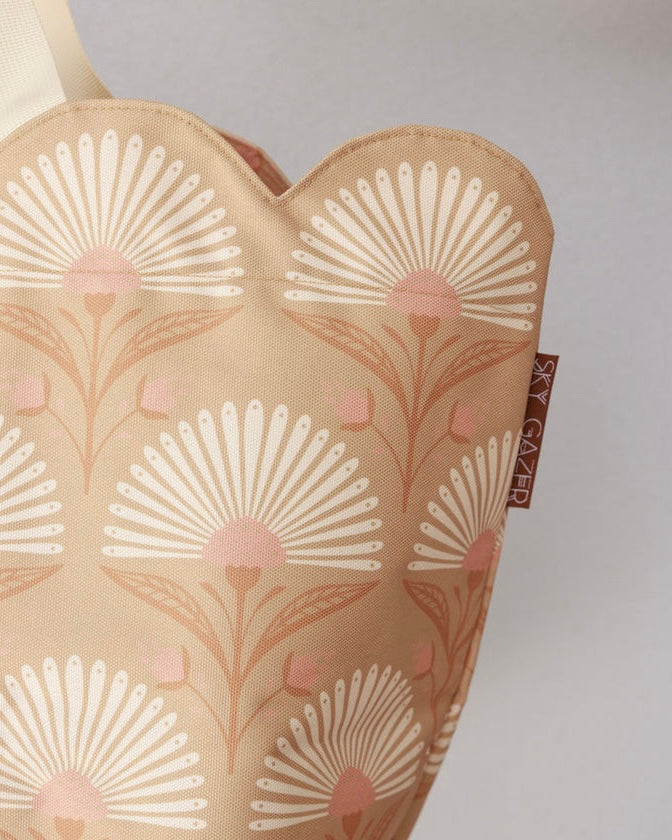 Scalloped Edge Beach Bag (Rosebud Tan)