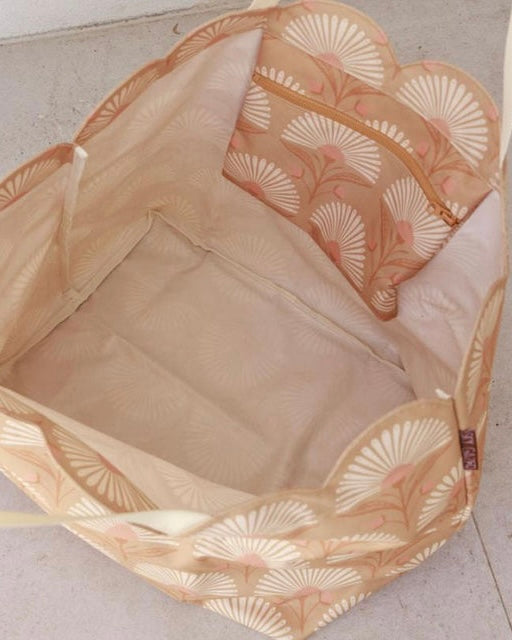Scalloped Edge Beach Bag (Rosebud Tan)