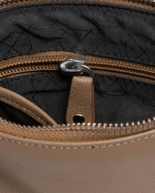 stitch and hide, cassie clutch, leather, leather clutch
