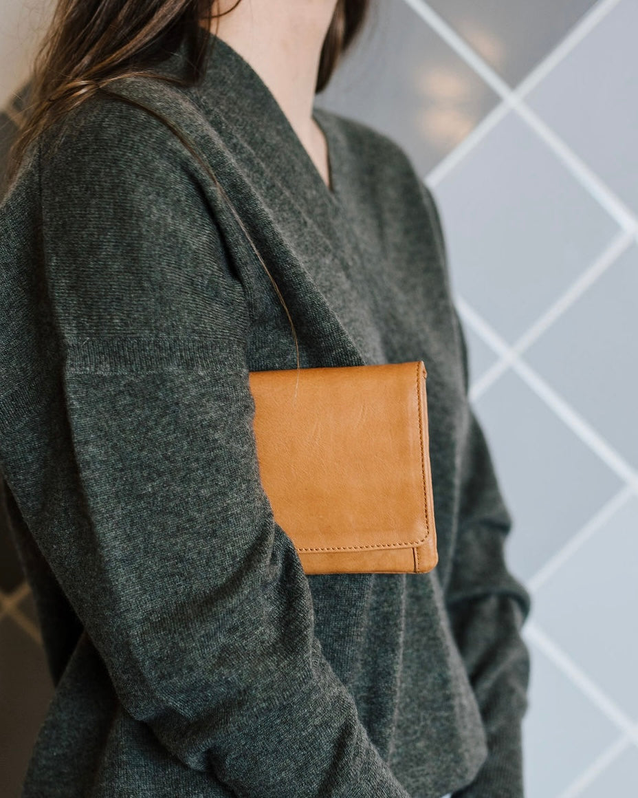 Sirena Purse (Tan)