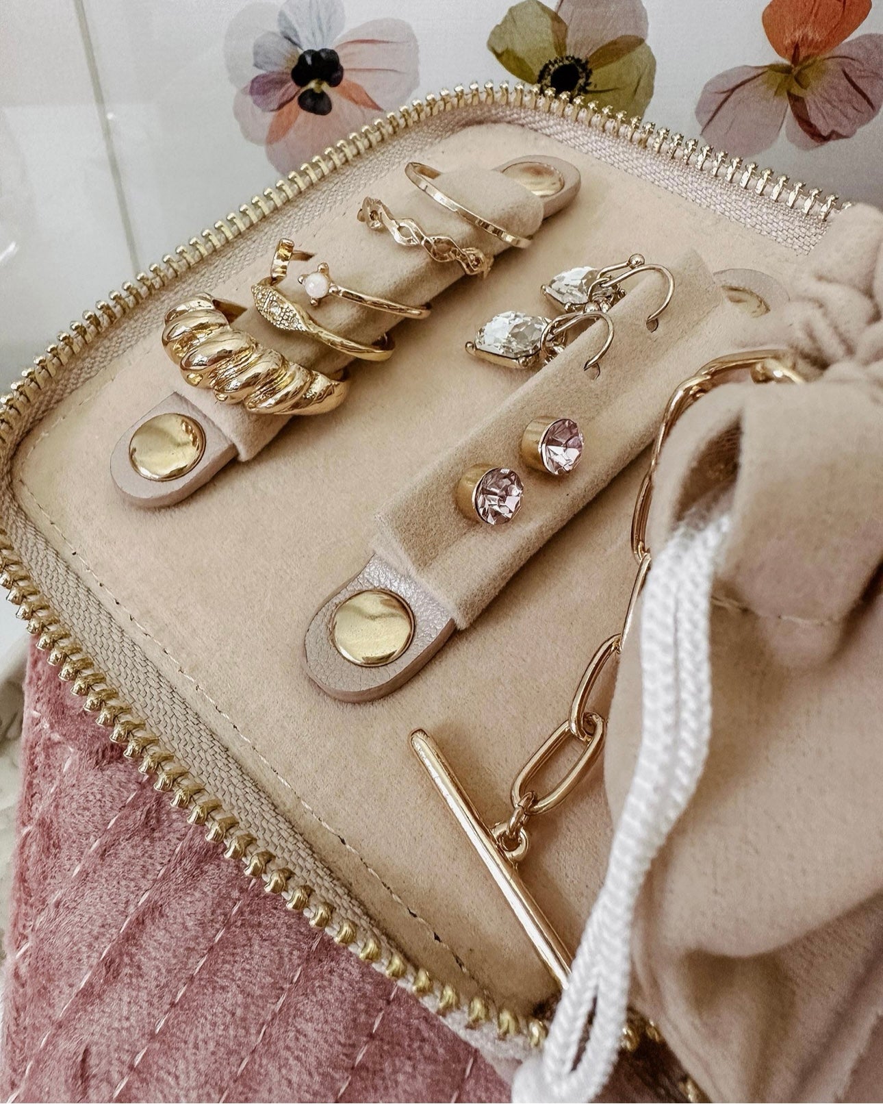 louenhide, juniper, jewellery case, jewellery wallet, jewellery storage