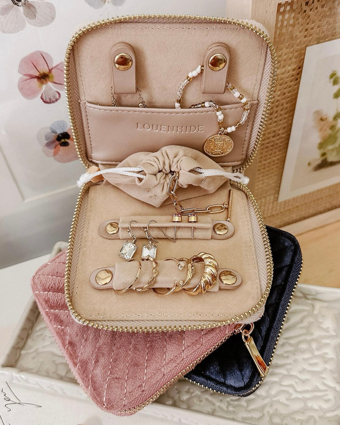 louenhide, juniper, jewellery case, jewellery wallet, jewellery storage