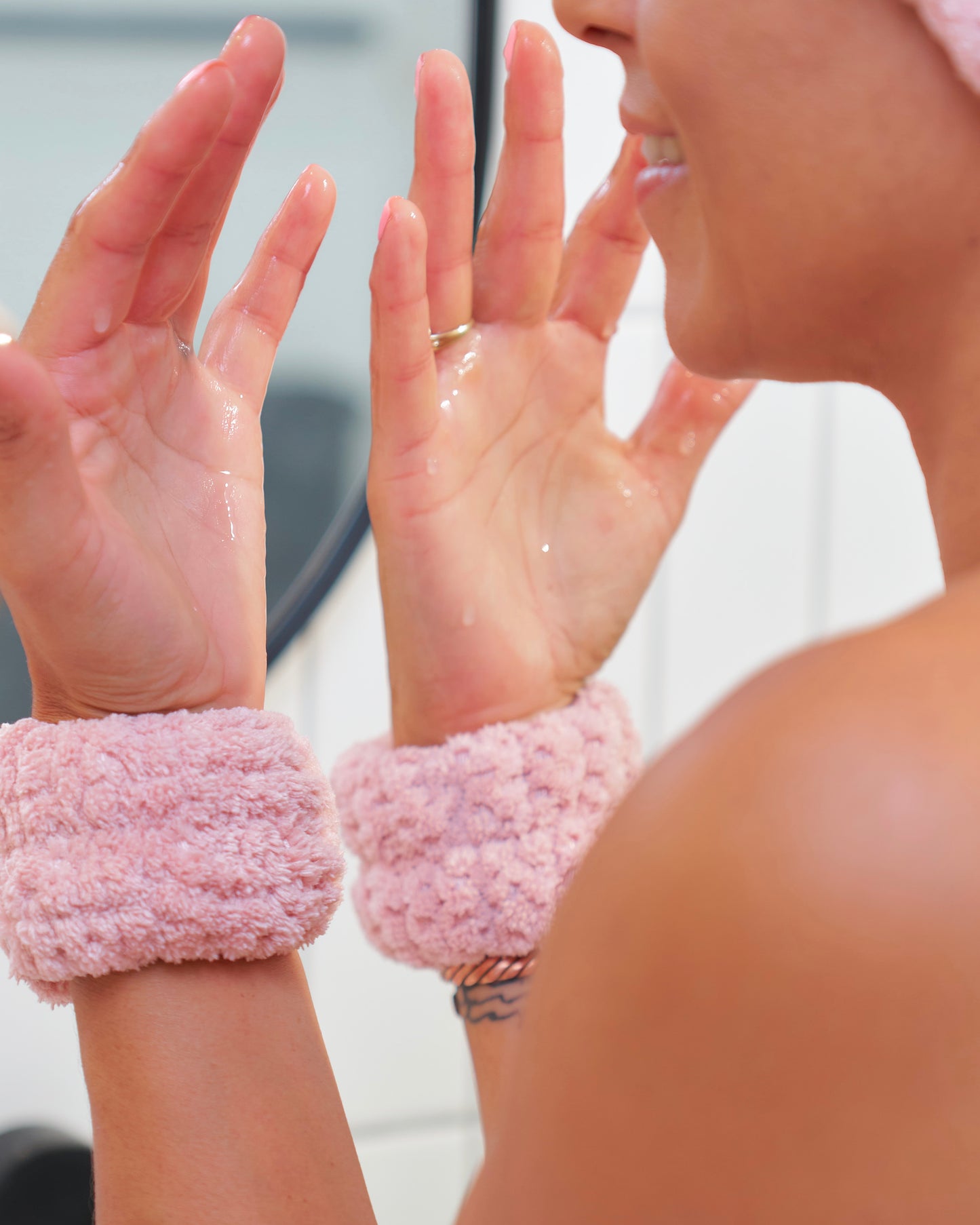 annabel trends, beauty ritual, micorfibre, headband, scrunchie, dusty pink