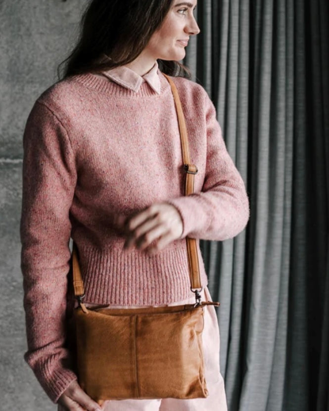 dusky robin, dusky robin leather, ellie wallet, ellie purse, ellie crossbody bag, leather bag, bon maxie, wallet, purse, tan leather,
