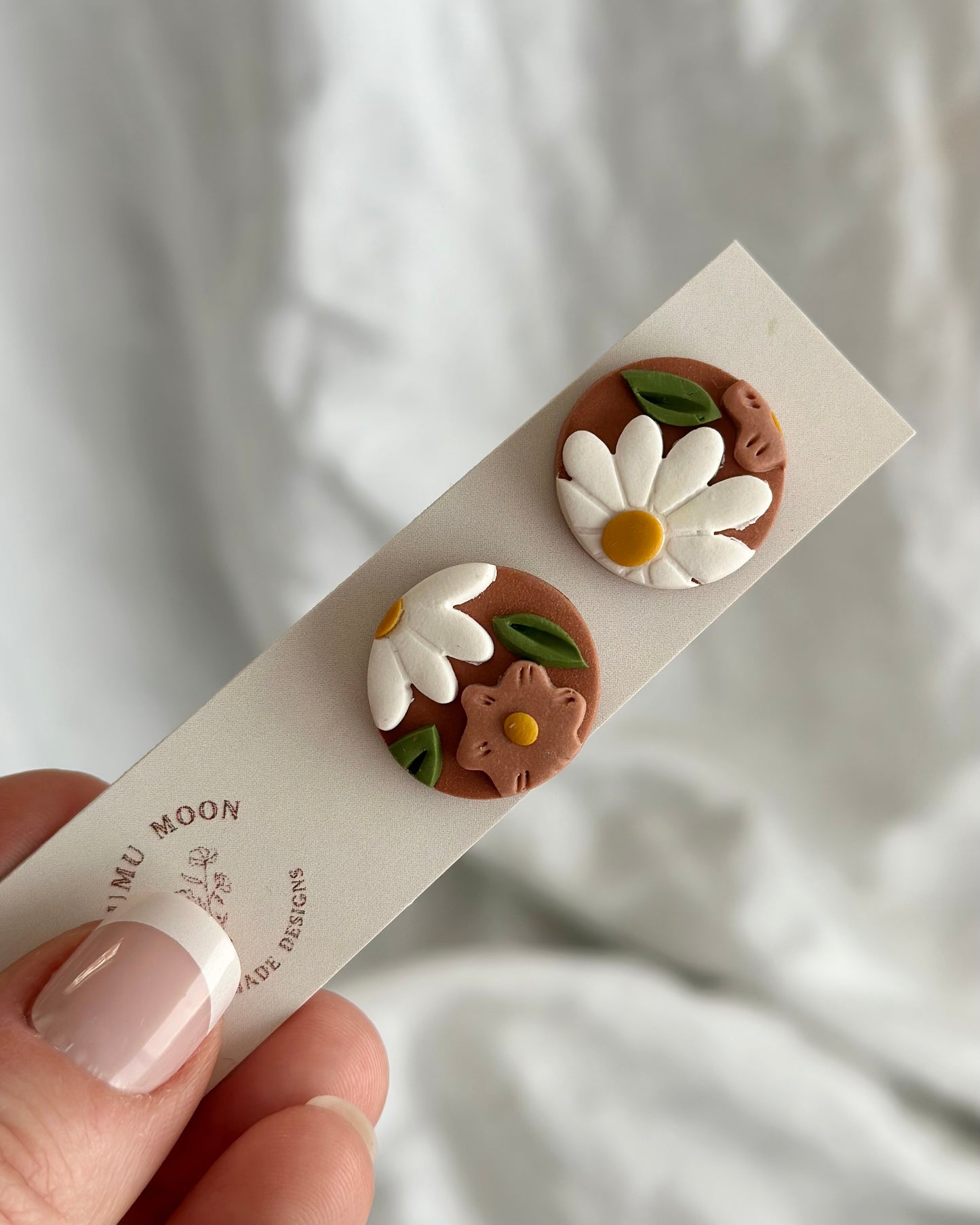 lumu moon designs, polymer clay, earring, studs, floral, hand made,