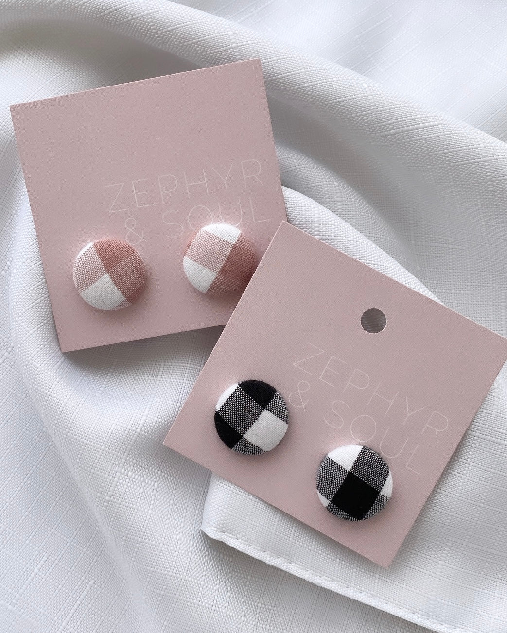 Studs (Medium/Light Pink Gingham)