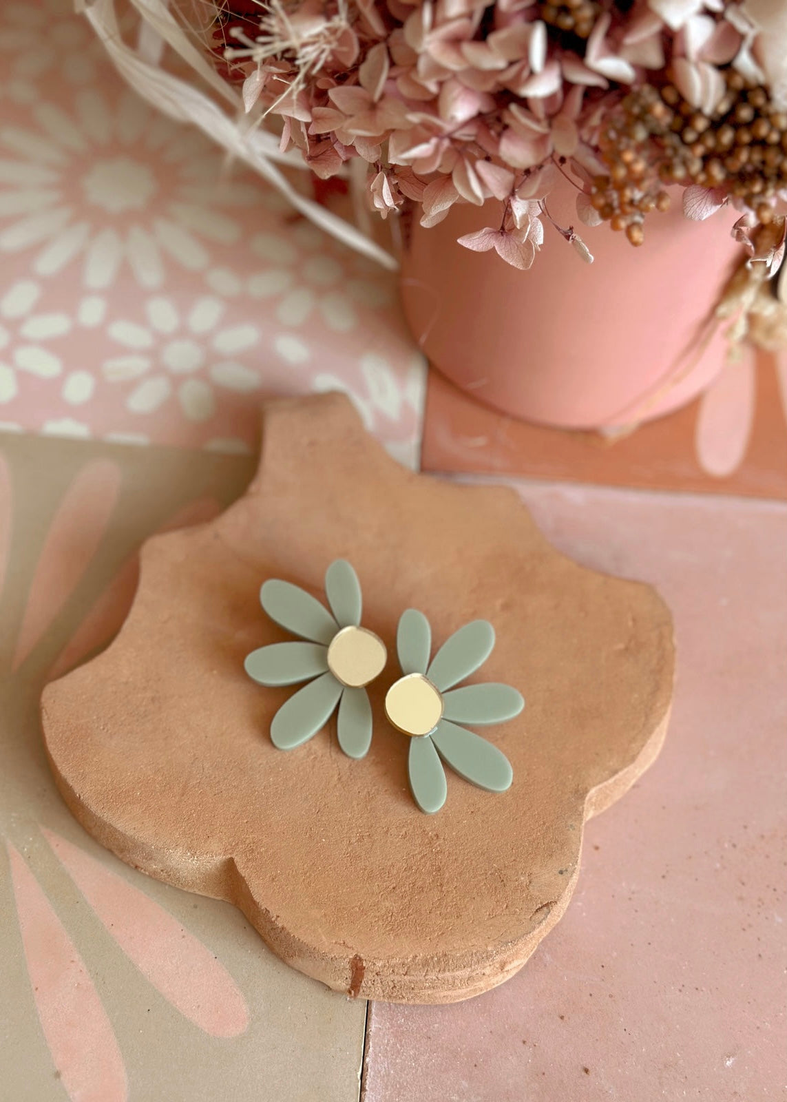 Jumbo Daisy Stud Earrings (Sage/Gold)