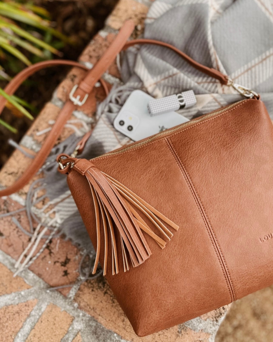 louenhide, daisy, tan, crossbody bag, everyday bag, handbag