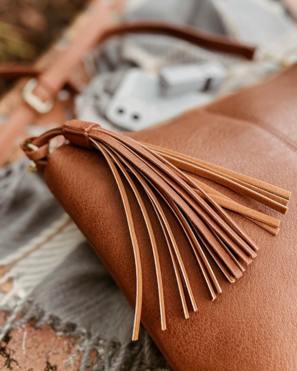 louenhide, daisy, tan, crossbody bag, everyday bag, handbag