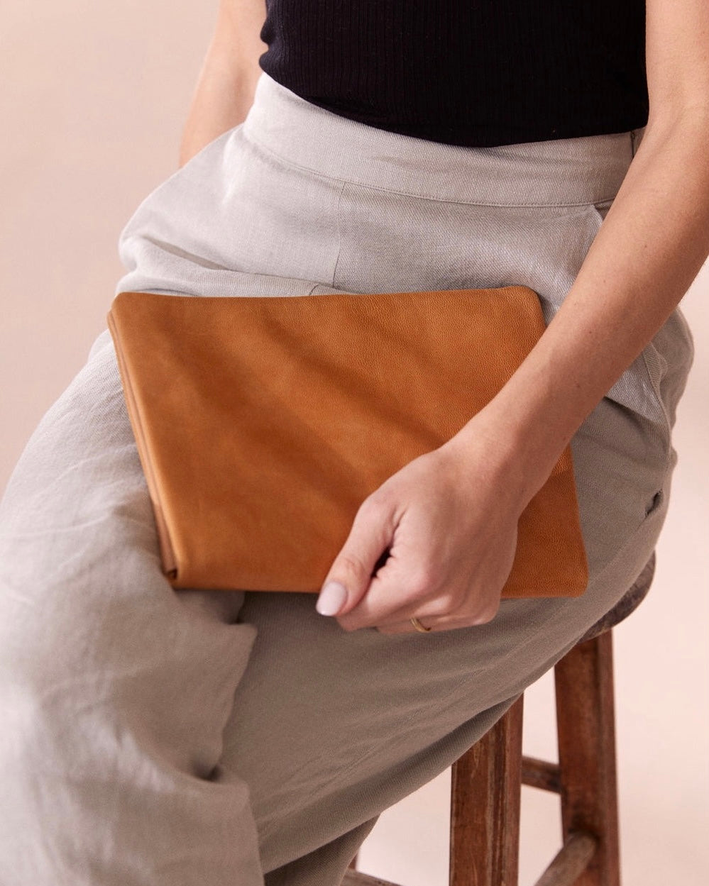 Ovae Leather Organiser/Tablet Case (Gingerbread)