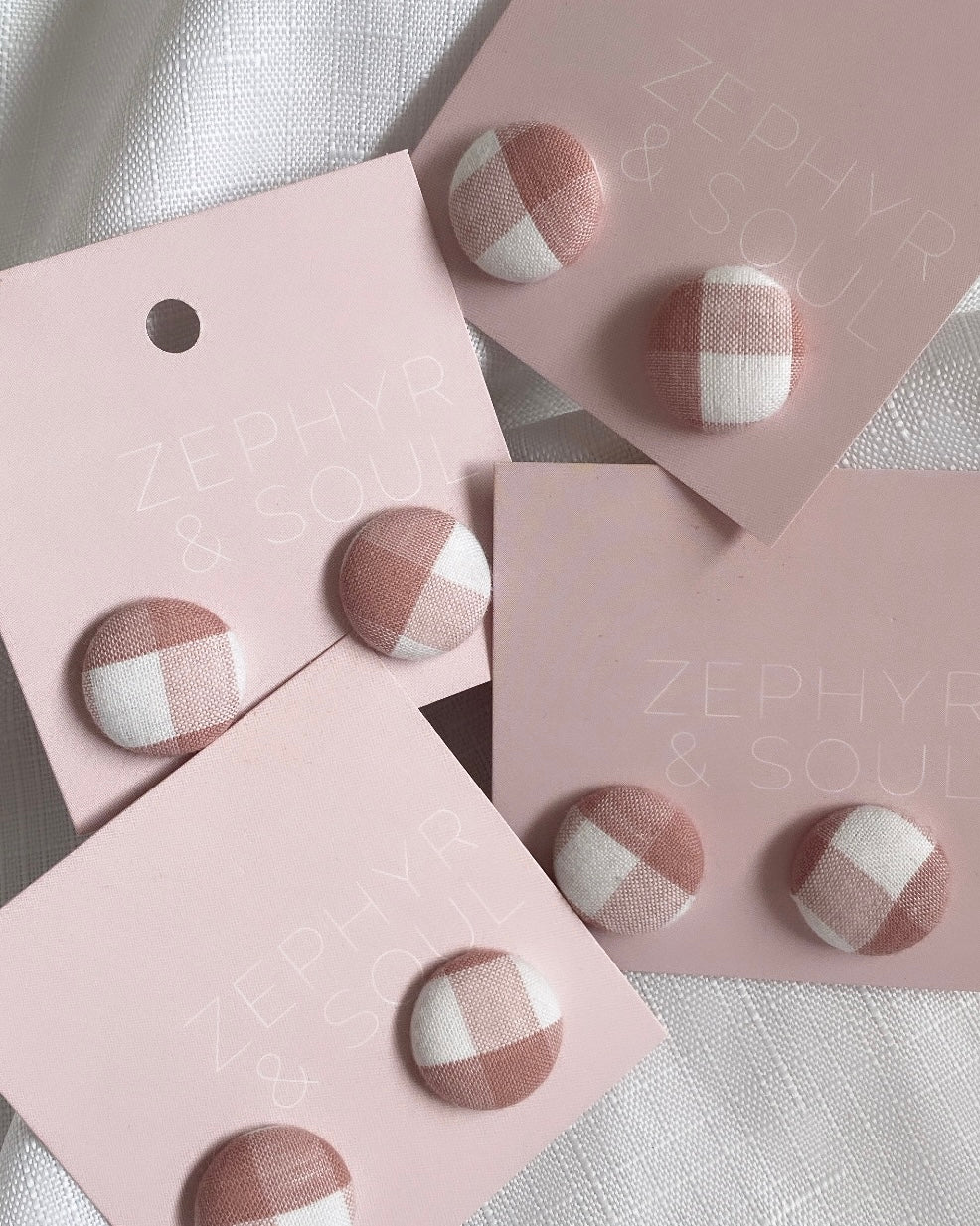 Studs (Medium/Light Pink Gingham)