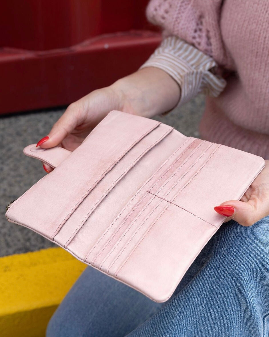 dusky robin, dusky robin leather, ava wallet, leather bag, bon maxie, wallet, purse, tan leather, dusky pink