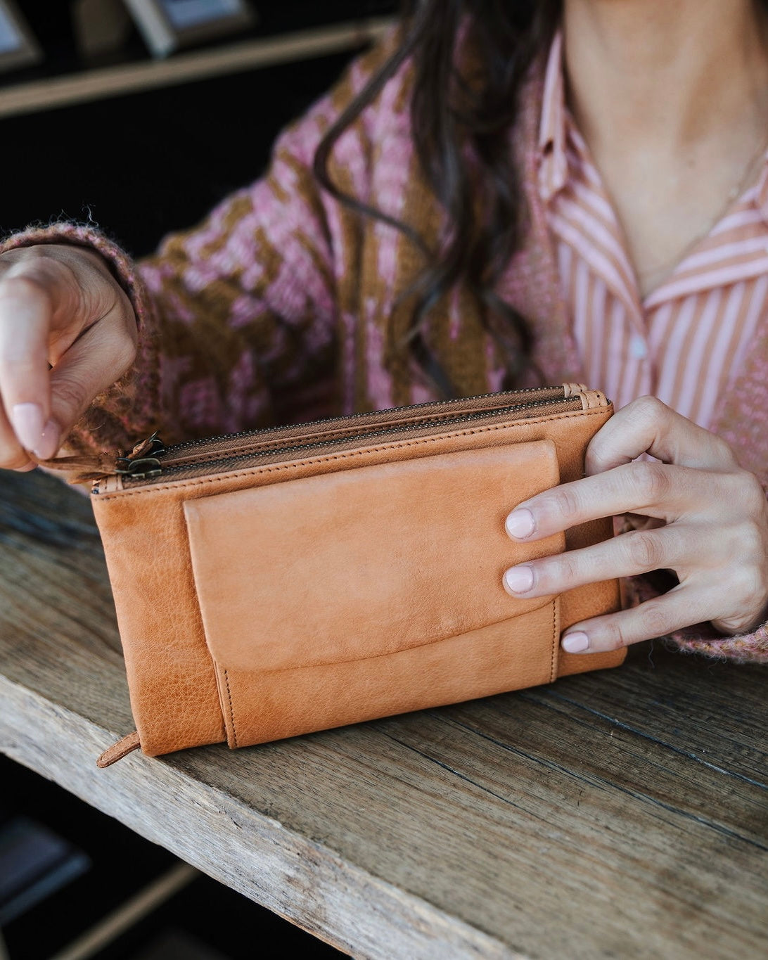 dusky robin, dusky robin leather, frankie wallet, leather bag, bon maxie, wallet, purse, travel wallet, tan leather