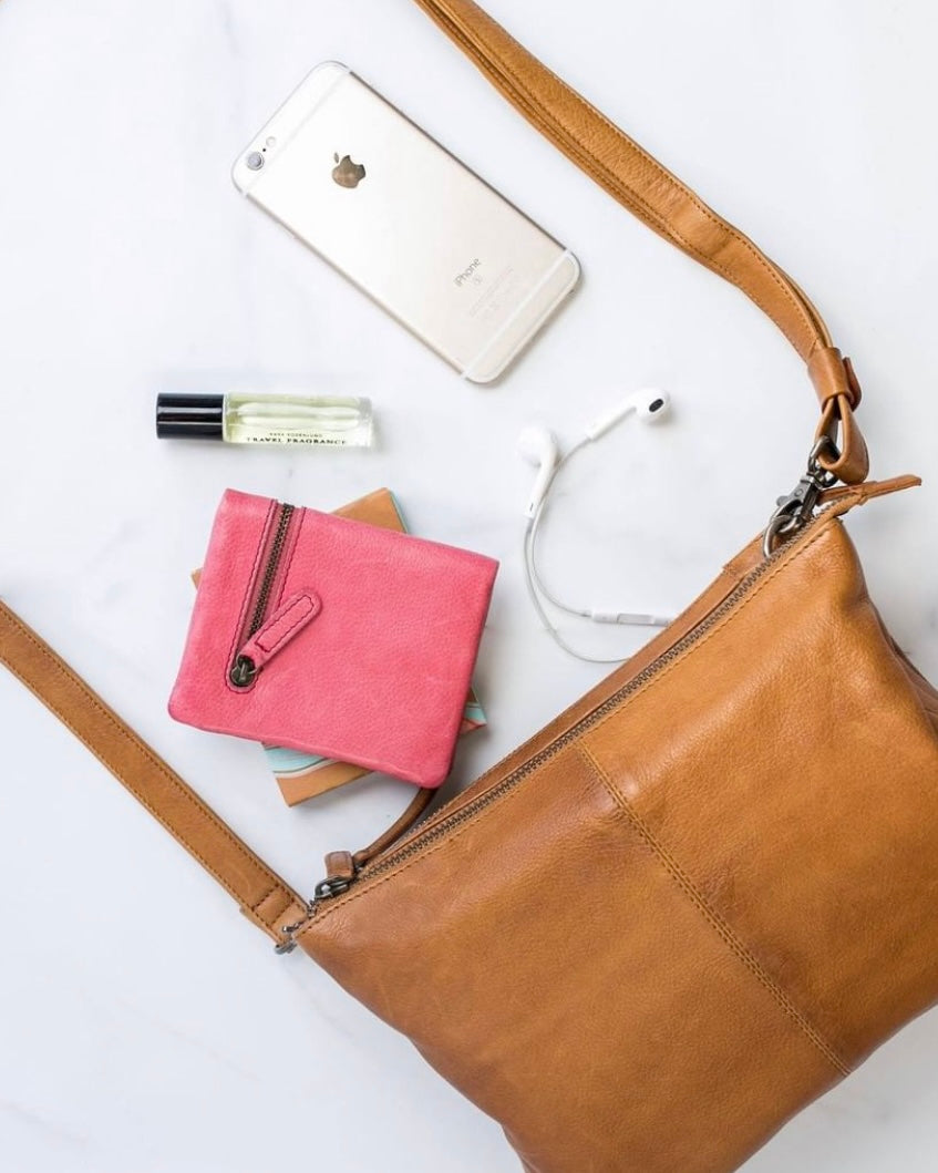 dusky robin, dusky robin leather, ellie wallet, ellie purse, ellie crossbody bag, leather bag, bon maxie, wallet, purse, tan leather,