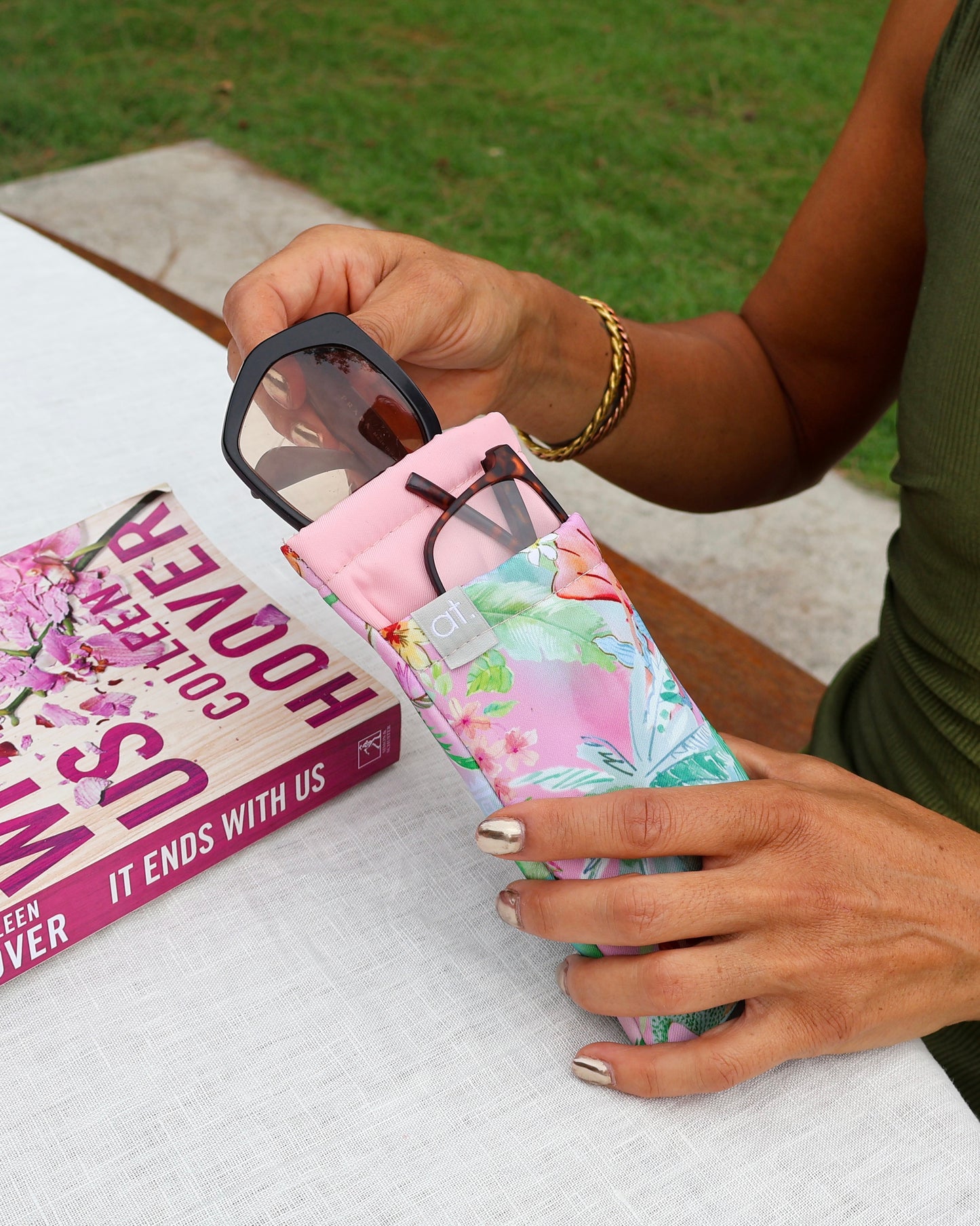 Double Glasses Case (Tiki Island)
