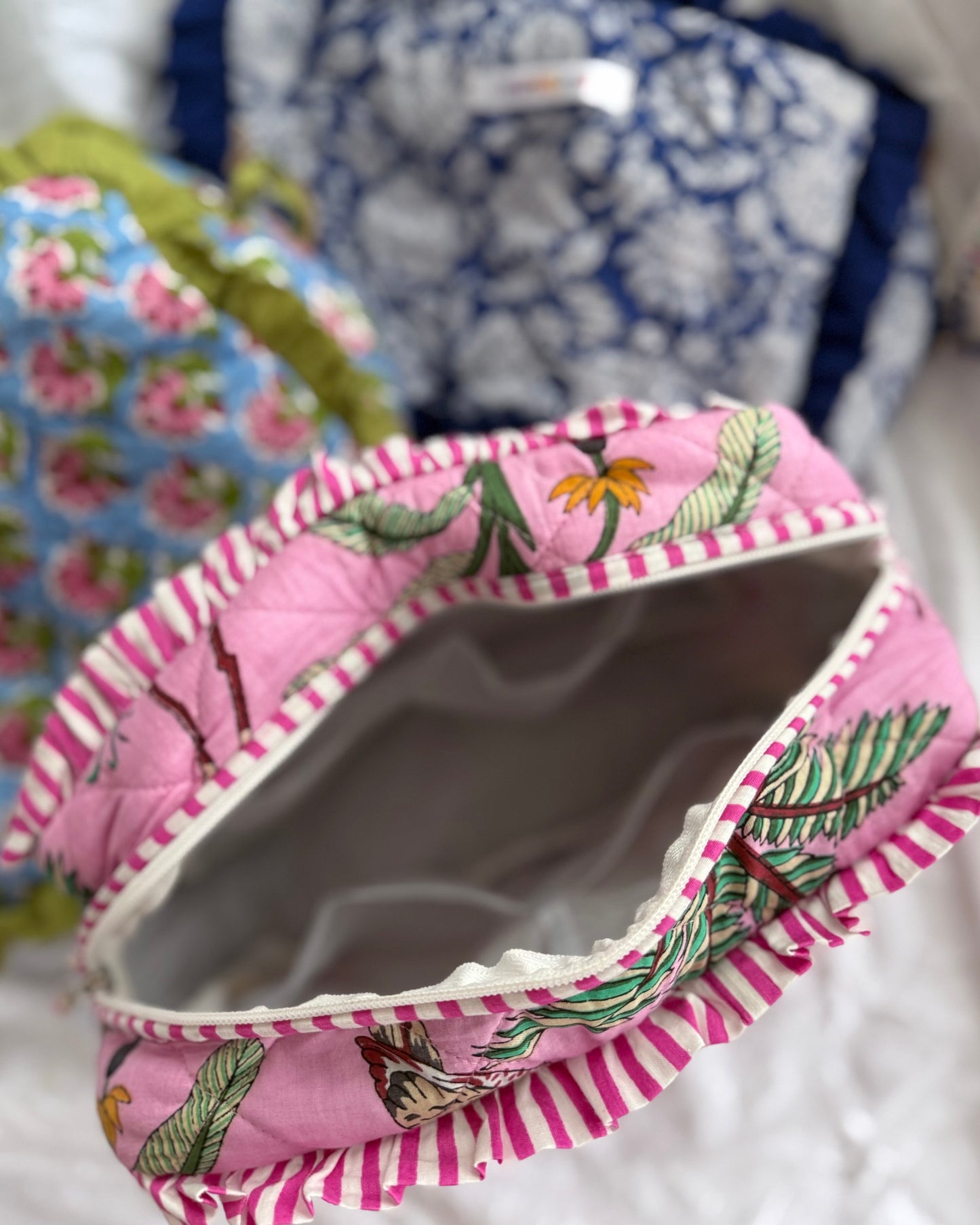 Ellie Makeup Bag (Pink Jungle)