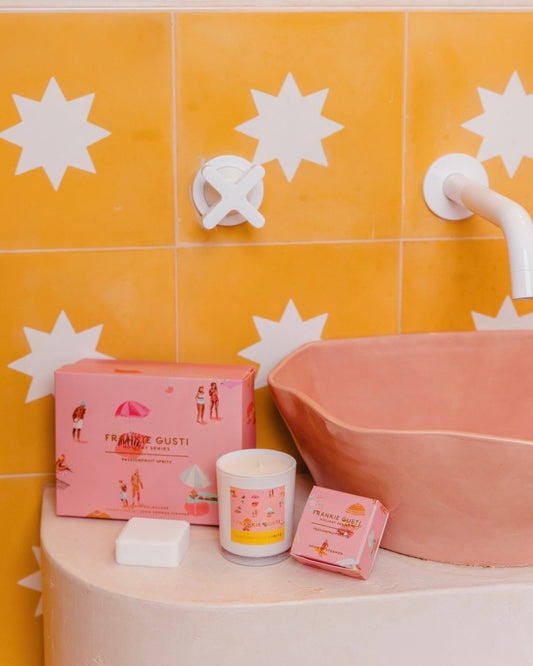 Holiday Series Candle & Steamer Duo (Passionfruit Spritz)