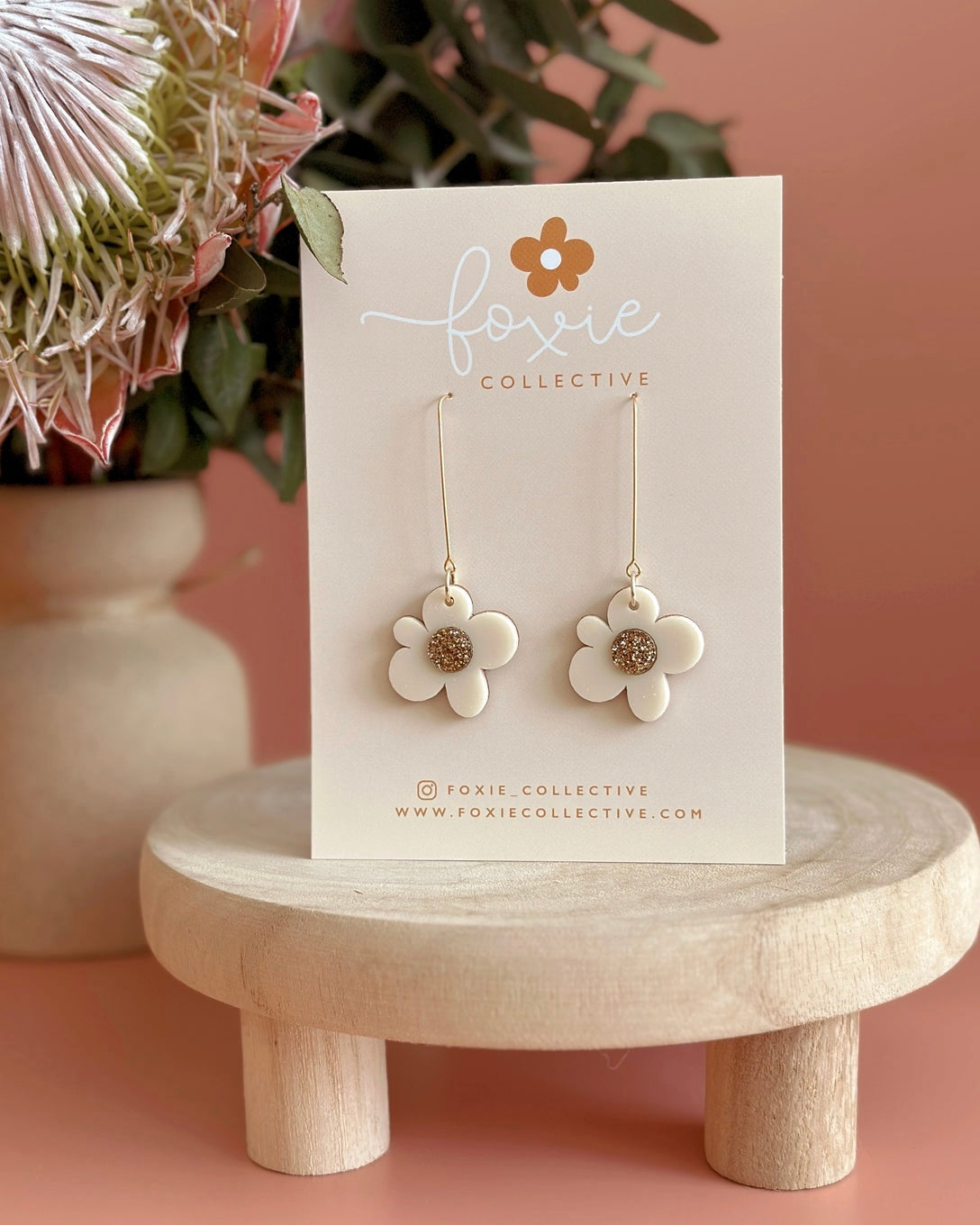 Moon Flower Dangle Earrings (Cream/Gold)