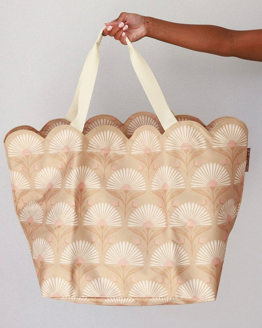 Scalloped Edge Beach Bag (Rosebud Tan)