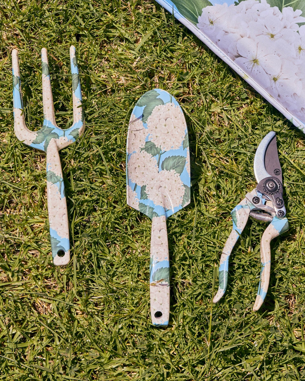 Garden Tools and Gloves Set (Hydrangea)