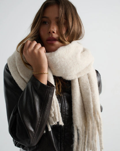 Betty Fluffy Scarf (Oatmeal)