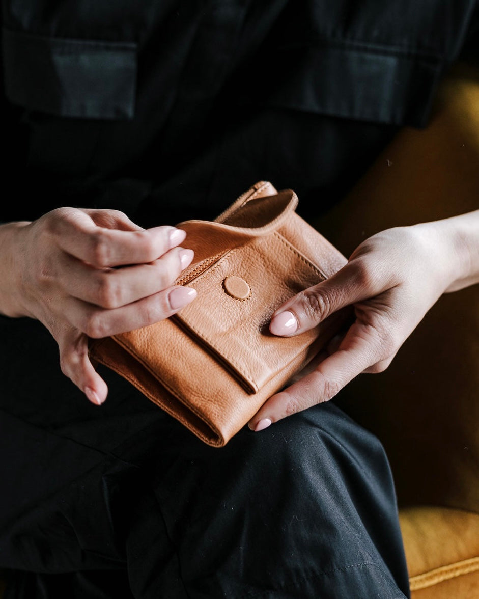ruby purse, dusky robin, leather, leather wallet