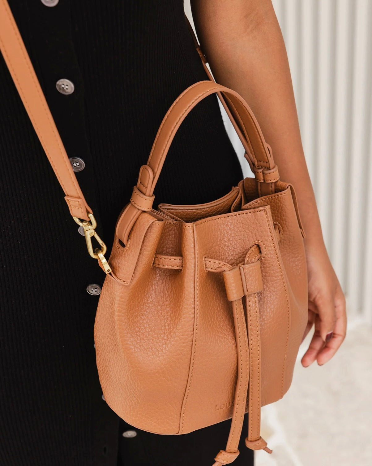 Montie Bucket Bag (Tan)