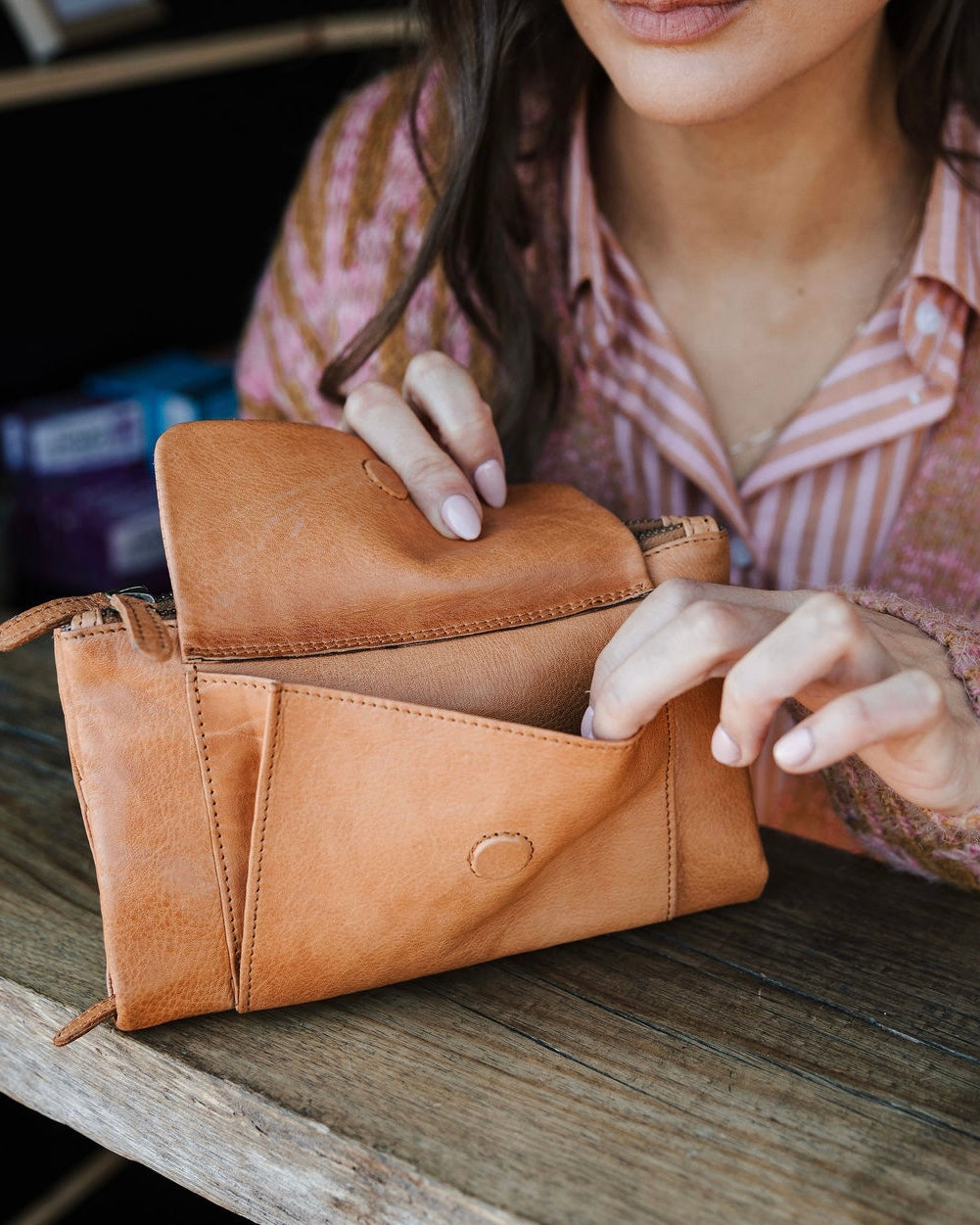 dusky robin, dusky robin leather, frankie wallet, leather bag, bon maxie, wallet, purse, travel wallet, tan leather