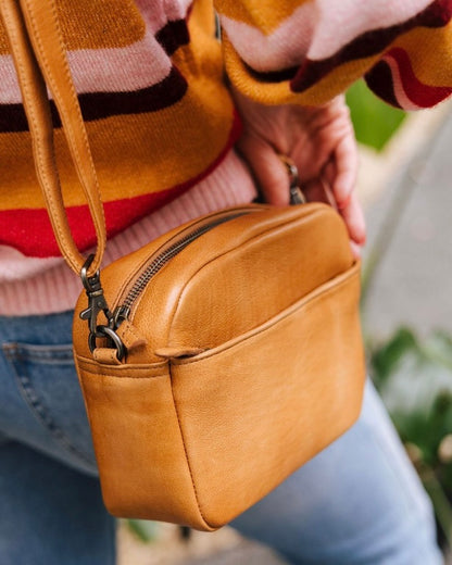 dusky robin, head in the clouds, tan bag, leather bag, crossbody bag