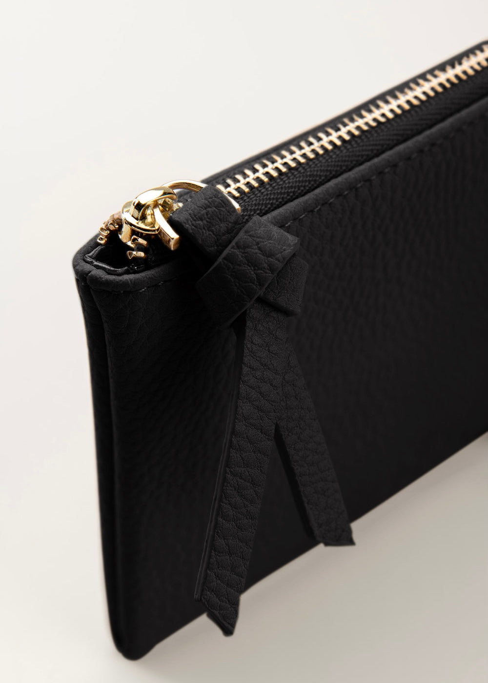 black pouch, black purse, coin purse, 