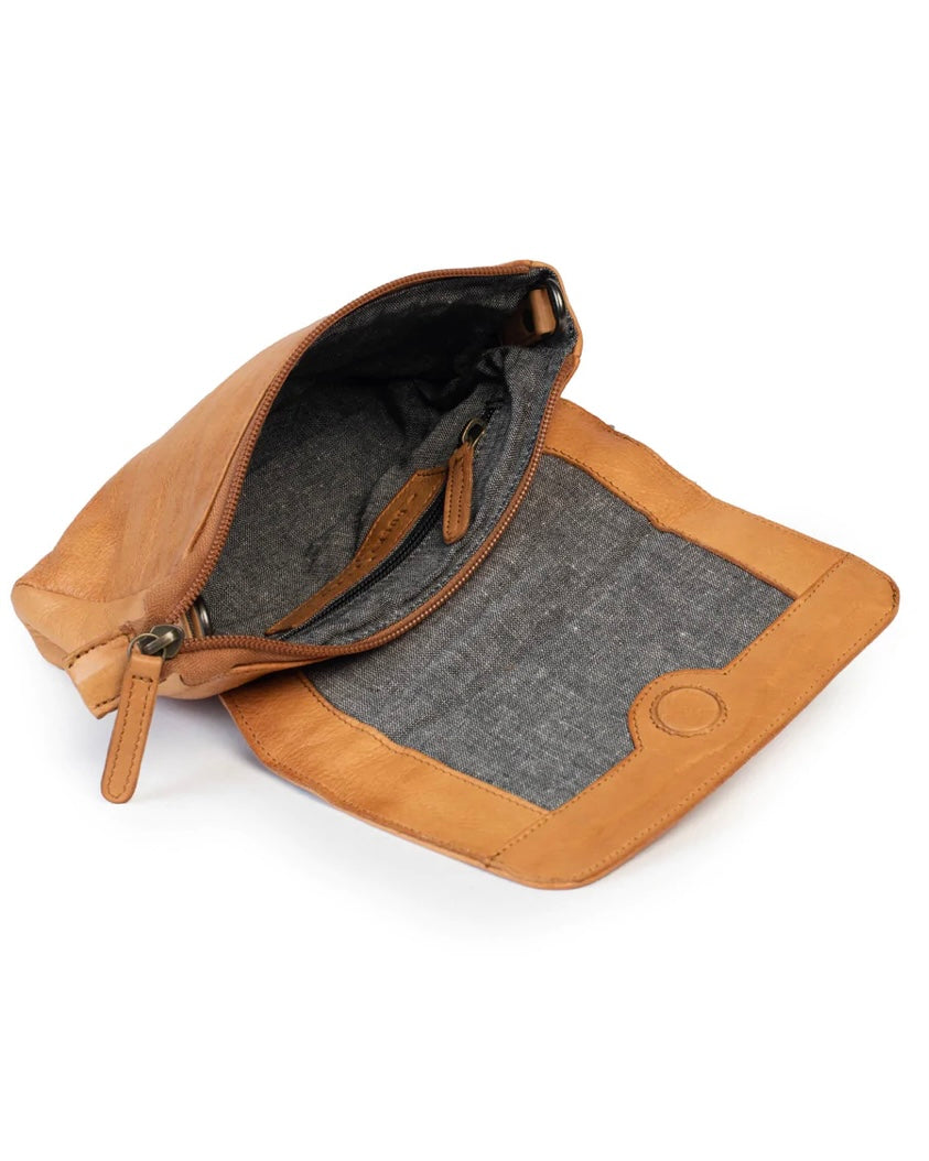 dusky robin, dusky robin leather, sara bag, leather bag, bon maxie, crossbody bag, tan leather